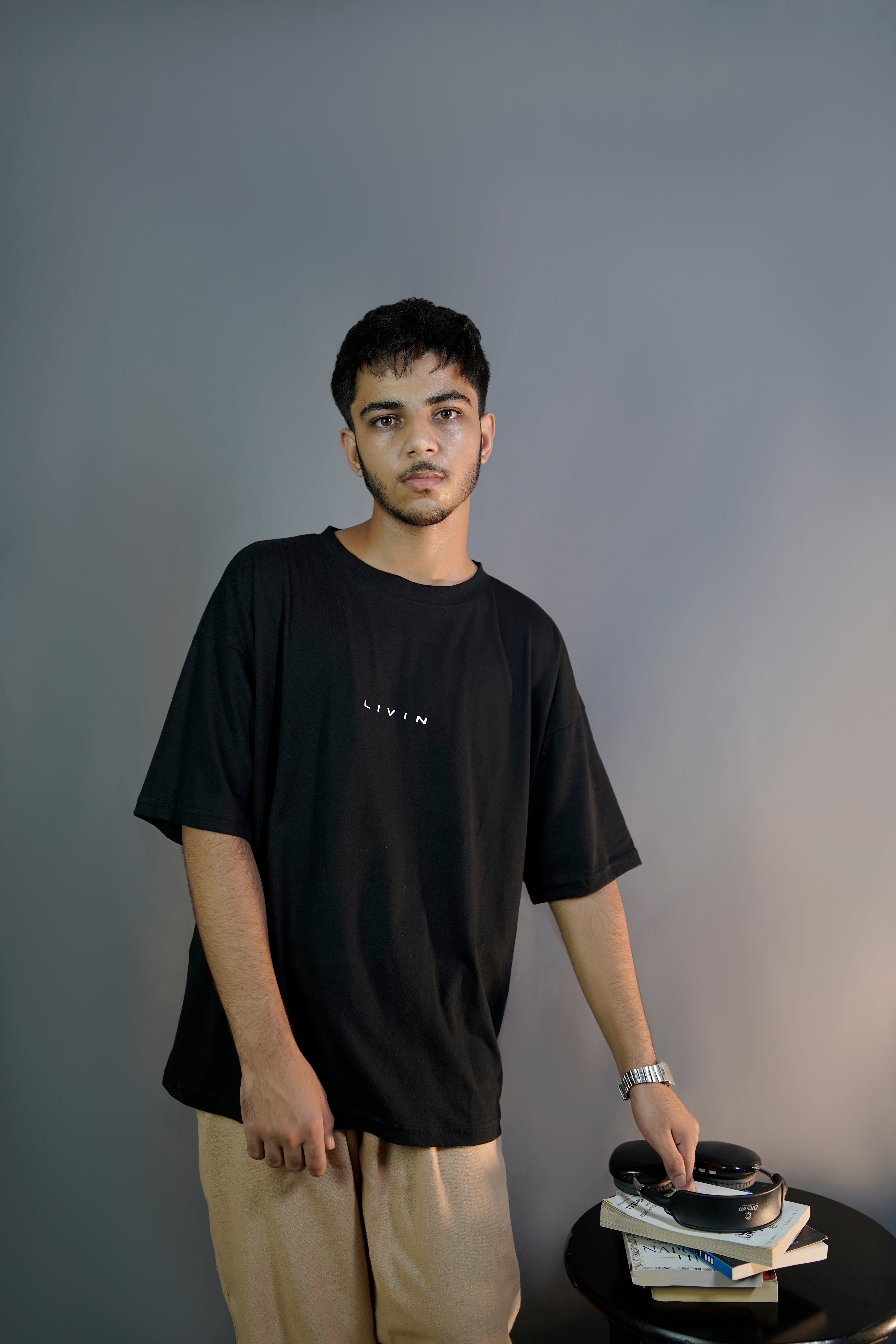 UNISEX OVERSIZED BLACK TEE