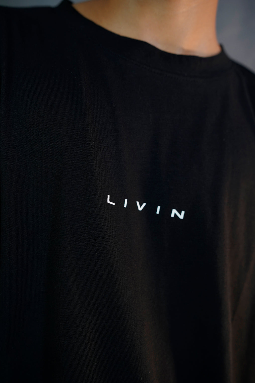 UNISEX OVERSIZED BLACK TEE